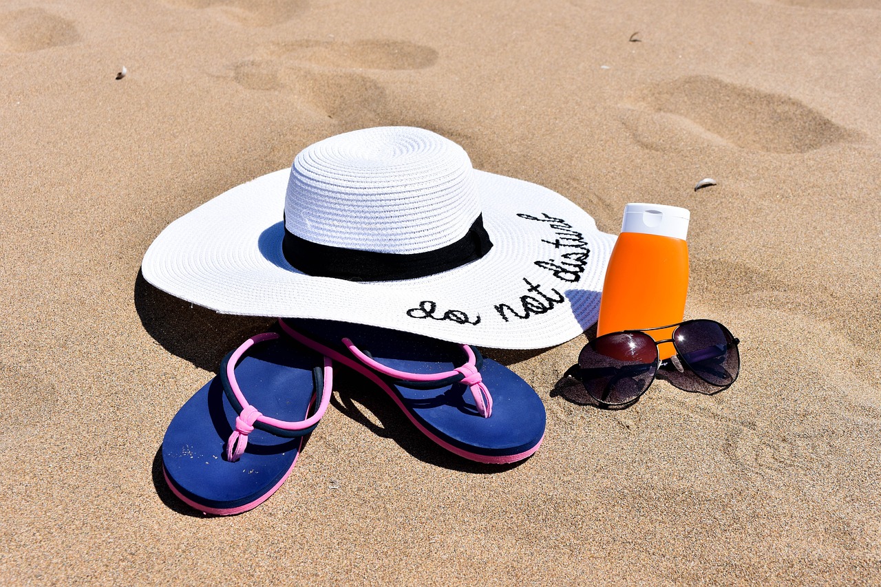 Cum să îți protejezi pielea la mare. Sfaturi pentru o piele sănătoasă și protejată pe plajă