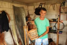 Primul magazin mobil din țară cu obiecte tradiționale rome