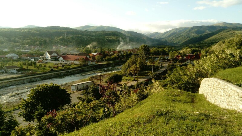 Cum sunt comunele transformate în mod artificial în orașe: localități fără unități de învățământ și spitale Cum sunt comunele transformate în mod artificial în orașe: localități fără unități de învățământ și spitale