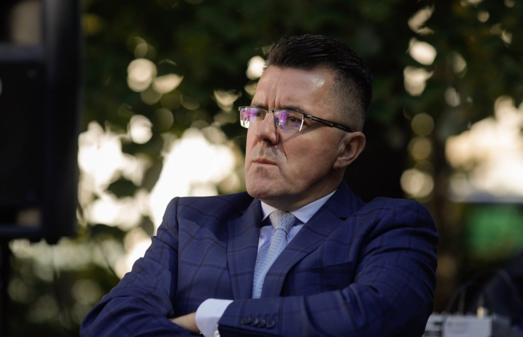 Dan Dungaciu de la AUR, discurs asemănător cu Sorin Grindeanu împotriva Oanei Gheorghiu: „Antitrumpismul și incompetența conduc România” Dan Dungaciu de la AUR, discurs asemănător cu Sorin Grindeanu împotriva Oanei Gheorghiu: „Antitrumpismul și incompetența conduc România”