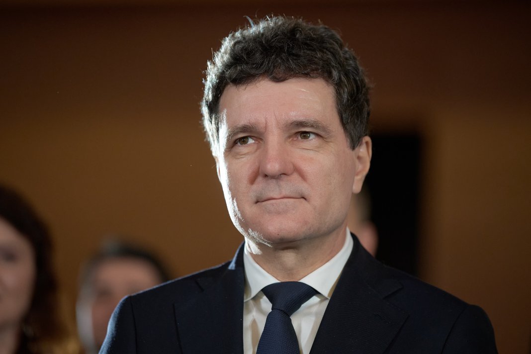 Planul Național al lui Nicușor Dan nu ia în considerare riscurile sărăciei și inegalităților din România, făcând referire exclusiv la sărăcia din alte națiuni în Secțiunea 40. Răspunsul liderului.