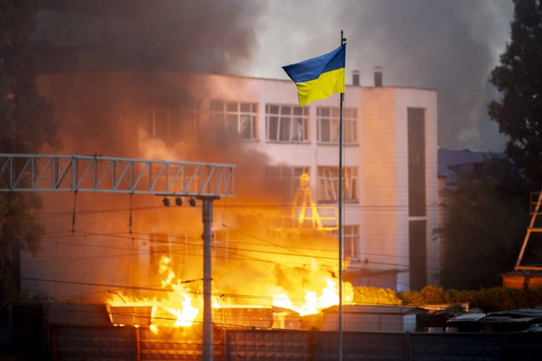 „Nu e pregătit”: Trump îl acuză pe Zelenski în urma discuțiilor aprinse despre planul de pace pentru Ucraina