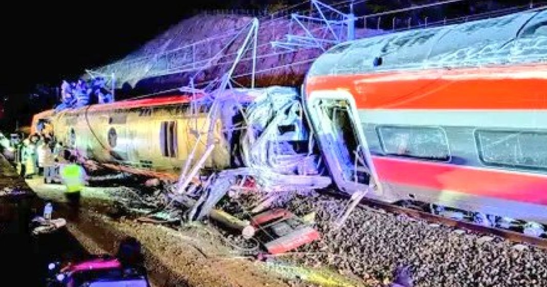 Cel puţin 20 de morţi în accident feroviar în sudul Spaniei, cu multe persoane rănite prinse în trenurile de mare viteză.