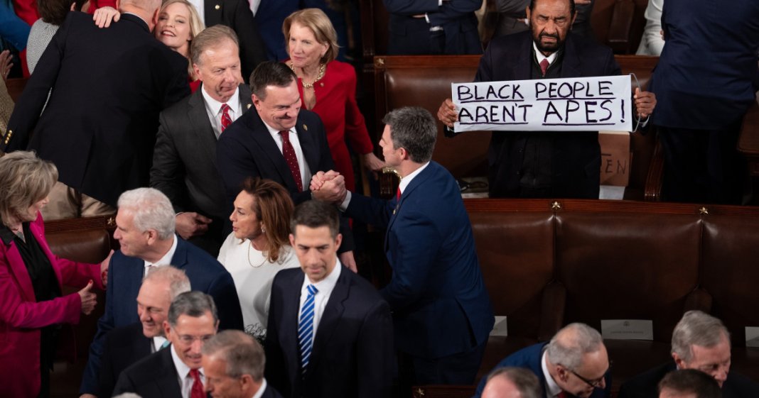 Protest pe parcursul discursului lui Trump: „Persoanele de culoare nu sunt primate”. Congresmanul democrat a...