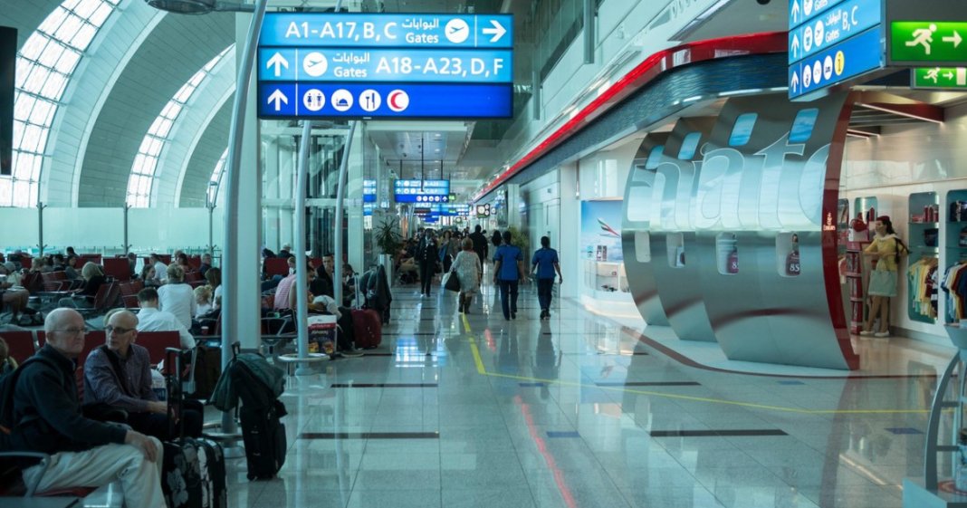 Dubai Airport遭遇伊朗无人机袭击。所有航班暂停。