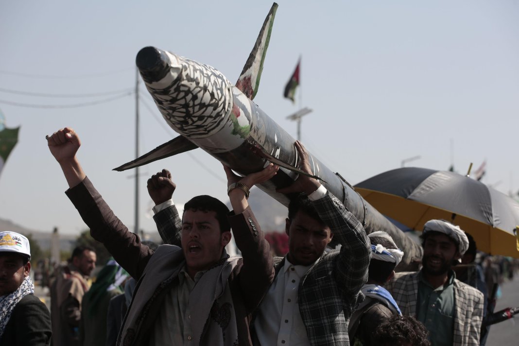 Premieră în conflictul din Orientul Mijlociu: Israelul declară că a identificat o lansare de rachetă din Yemen, în contextul amenințărilor din partea Houthi de a se implica în luptă.