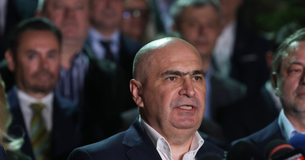 Ilie Bolojan: „PNL ar putea să-și mențină poziția la guvernare, însă...” dacă moțiunea de cenzură este adoptată.