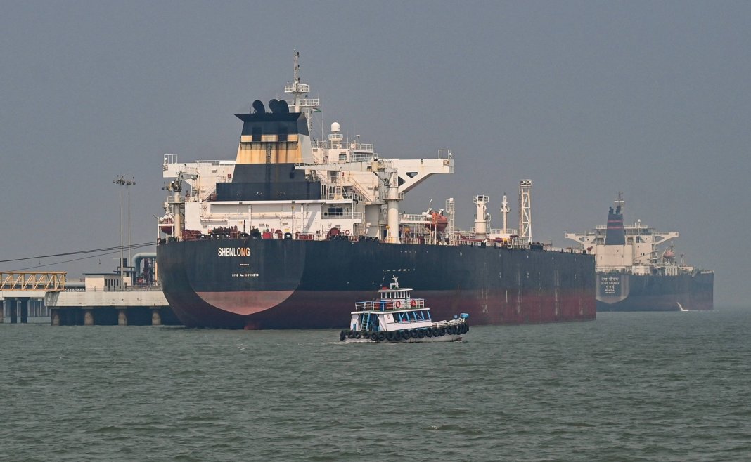 Iran acceptă plata taxei în bitcoin pentru navele care doresc să navigheze prin teritoriul său. Care este prețul fiecărui baril de petrol?