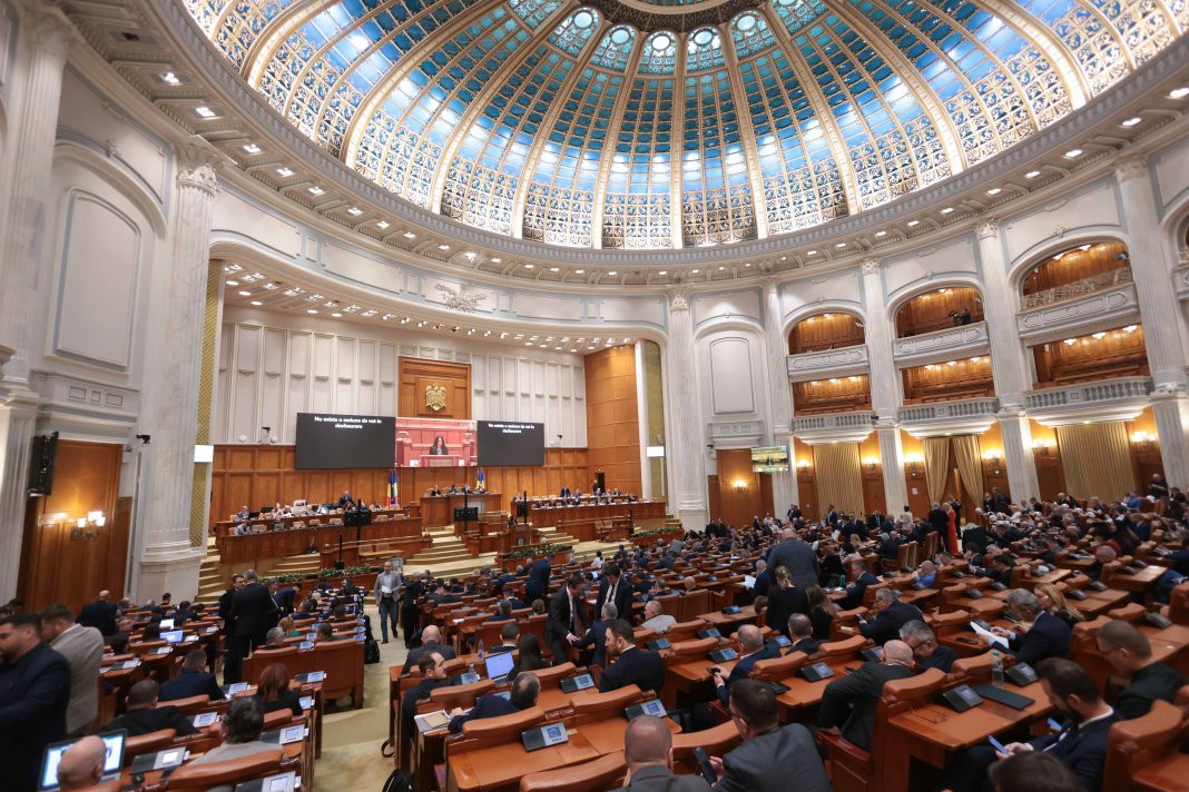 Moțiunea de cenzură PSD-AUR, expusă astăzi în Parlament. Informații privind conținutul moțiunii.