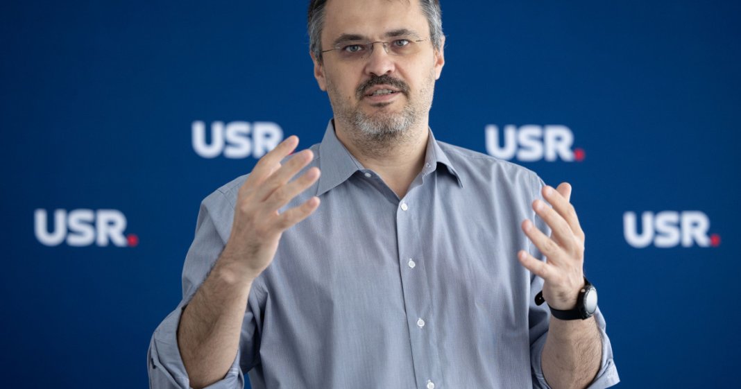 „Aș alege să-mi amputez mâna în loc să-l aleg pe Predoiu ca premier” - Cristian Ghinea (USR) vorbește despre un...