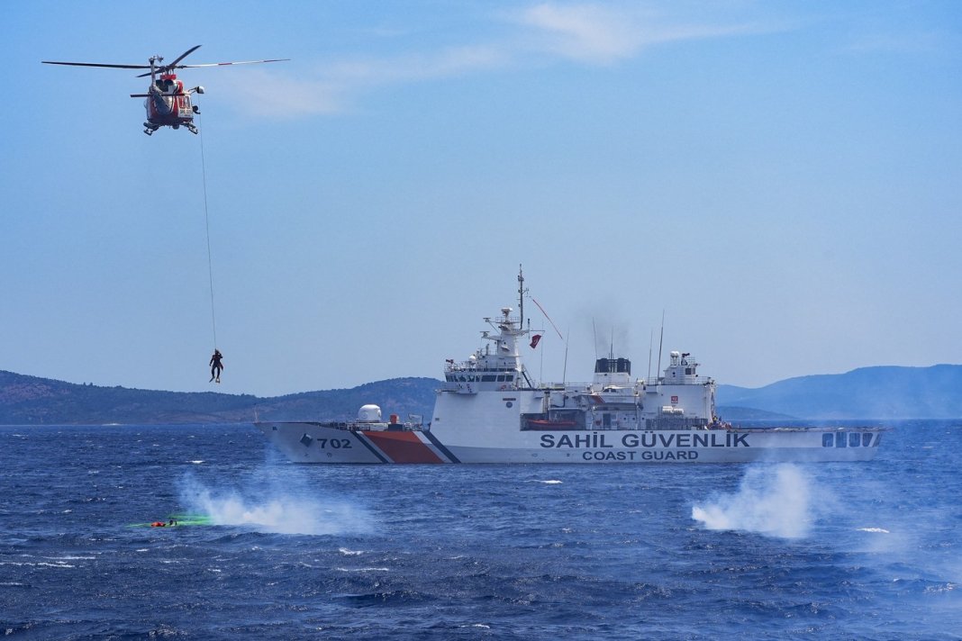 Navă lovită și scufundată în Marea Neagră, informează Garda de Coastă a Turciei. Cei responsabili pentru incident rămân anonimi.